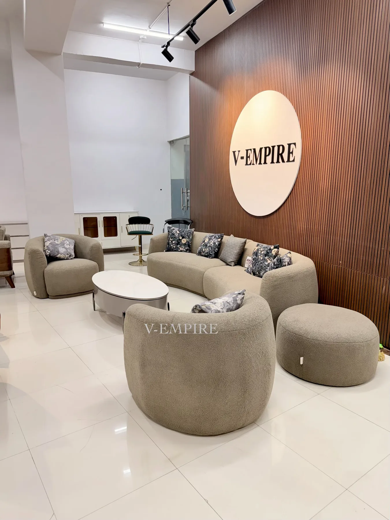 V-Empire showroom